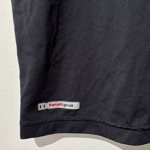 🎉4/30$🎉 Under Armour L Black Compression Sleeveless Top - Picture 3 of 5